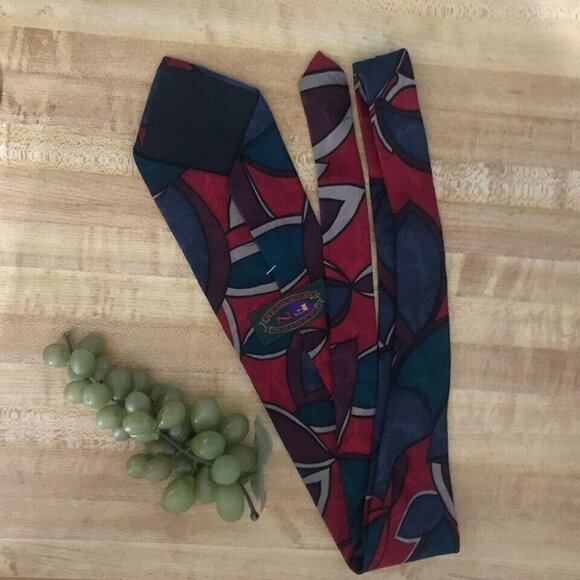 #1180 VTG Fashion Neckwear brand Red Print silk necktie - Picture 4 of 6